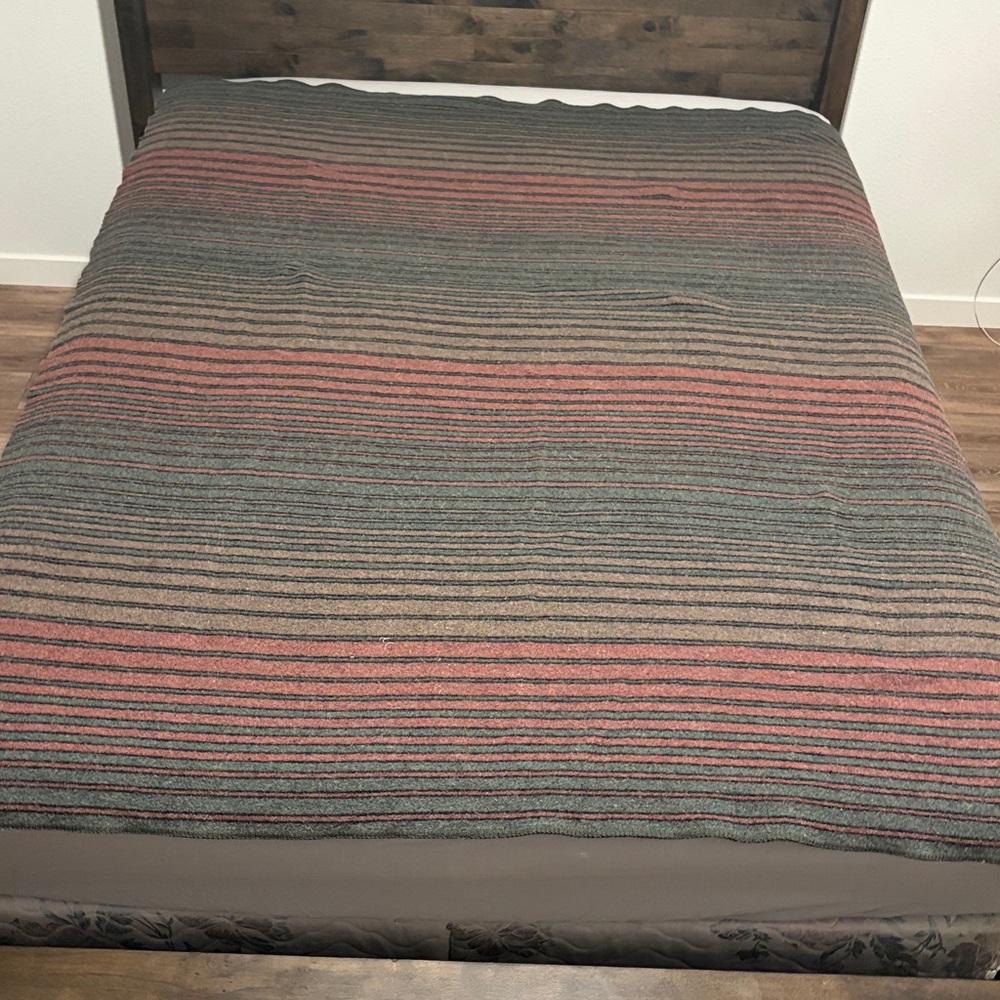 Pendleton Wool Striped Blanket - Picture 6 of 6